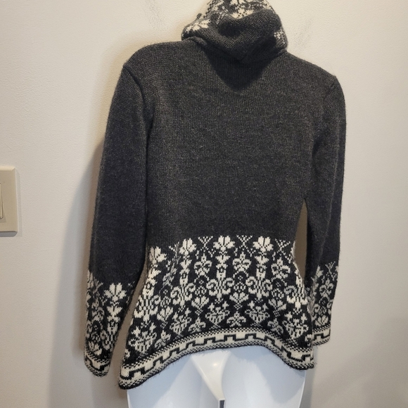 Signature Imports Size M 100% Alpaca Grey/white Fair Isle Print Cardigan - Picture 4 of 5